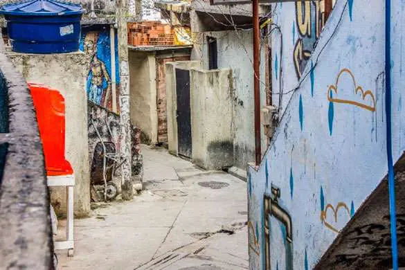 Lessons from African slums: How to include informal settlements in COVID-19 response and recovery efforts?