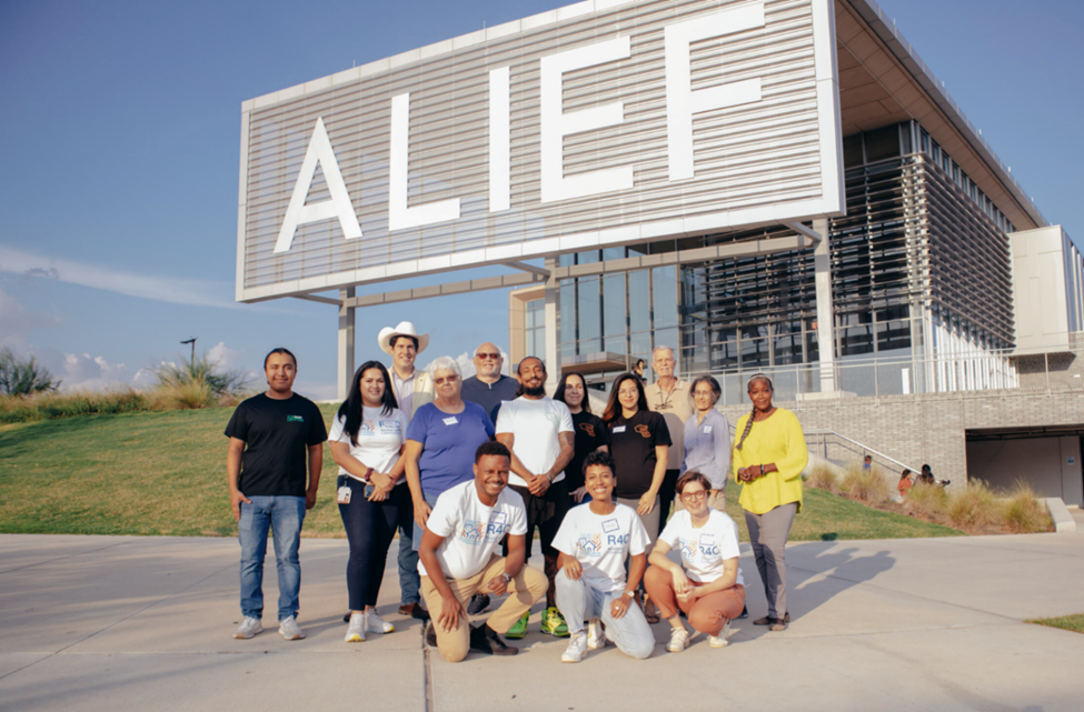 Residents of Alief, Houston attend design sprint sessions to identify the most urgent resilience challenges in their community and propose potential solutions that can help them address these issues. (Resilient Cities Network, October 2023).