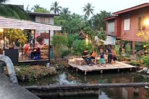 SMALL BUSINESS FOR URBAN RESILIENCE Place-based SMEs adaptation and innovation