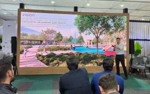 Mayor Luis Donaldo Colosio presenting the Parks and Green Corridors System in Monterrey as a solution to increase environmental and social resilience at the Singapore Pavilion (Photo Credit: Singapore Pavilion, COP27)
